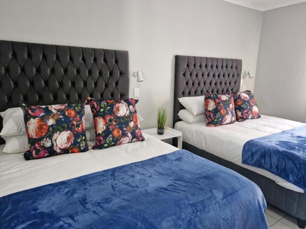פולוקוואנה Blooming Rose Bed And Breakfast חדר תמונה